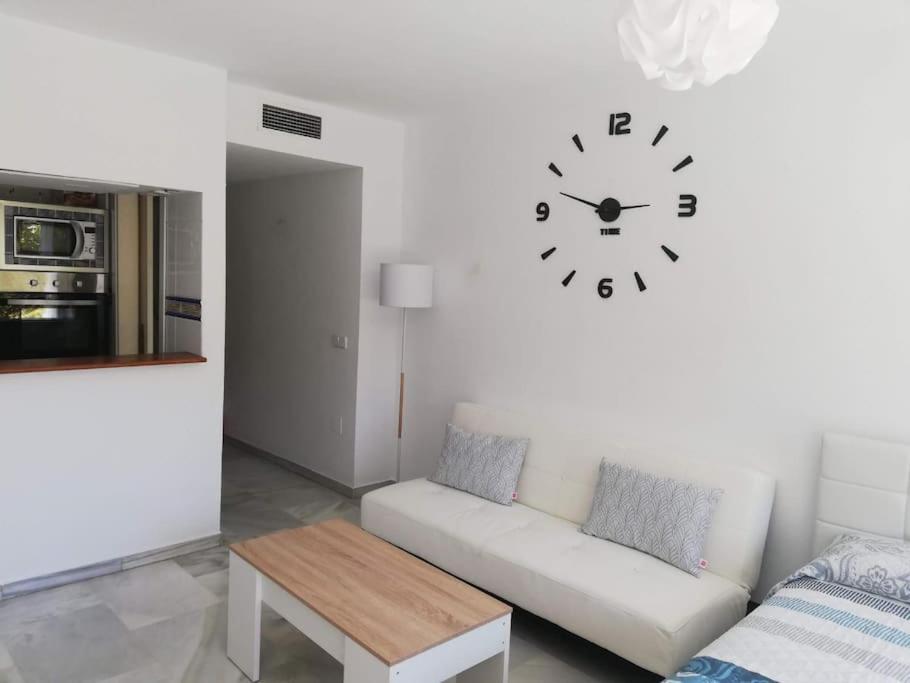 Estudio Cosmopolita Marbella Esterno foto
