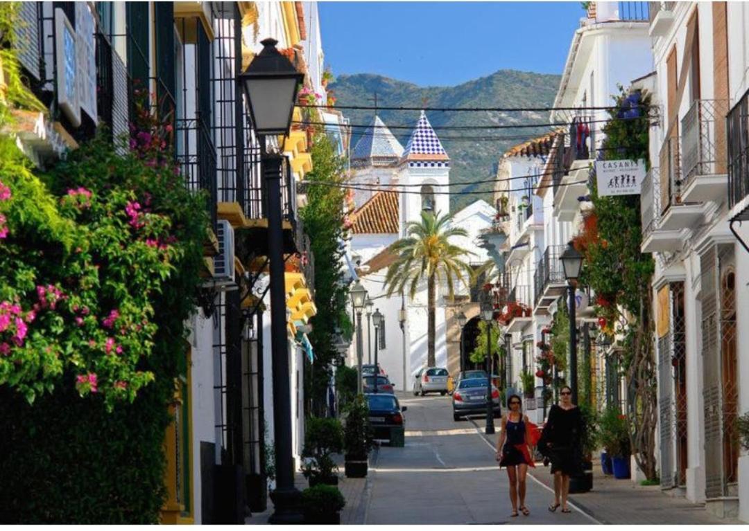 Estudio Cosmopolita Marbella Esterno foto